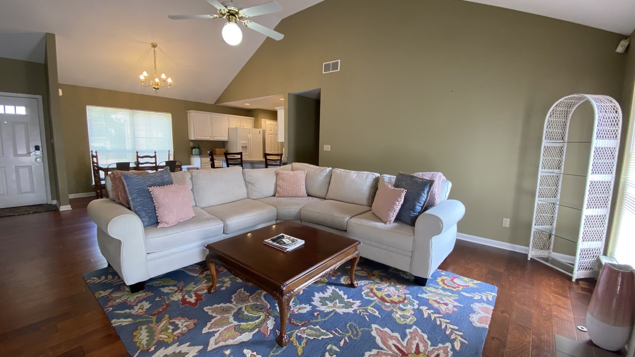 Photo of Livingroom in Lyndon