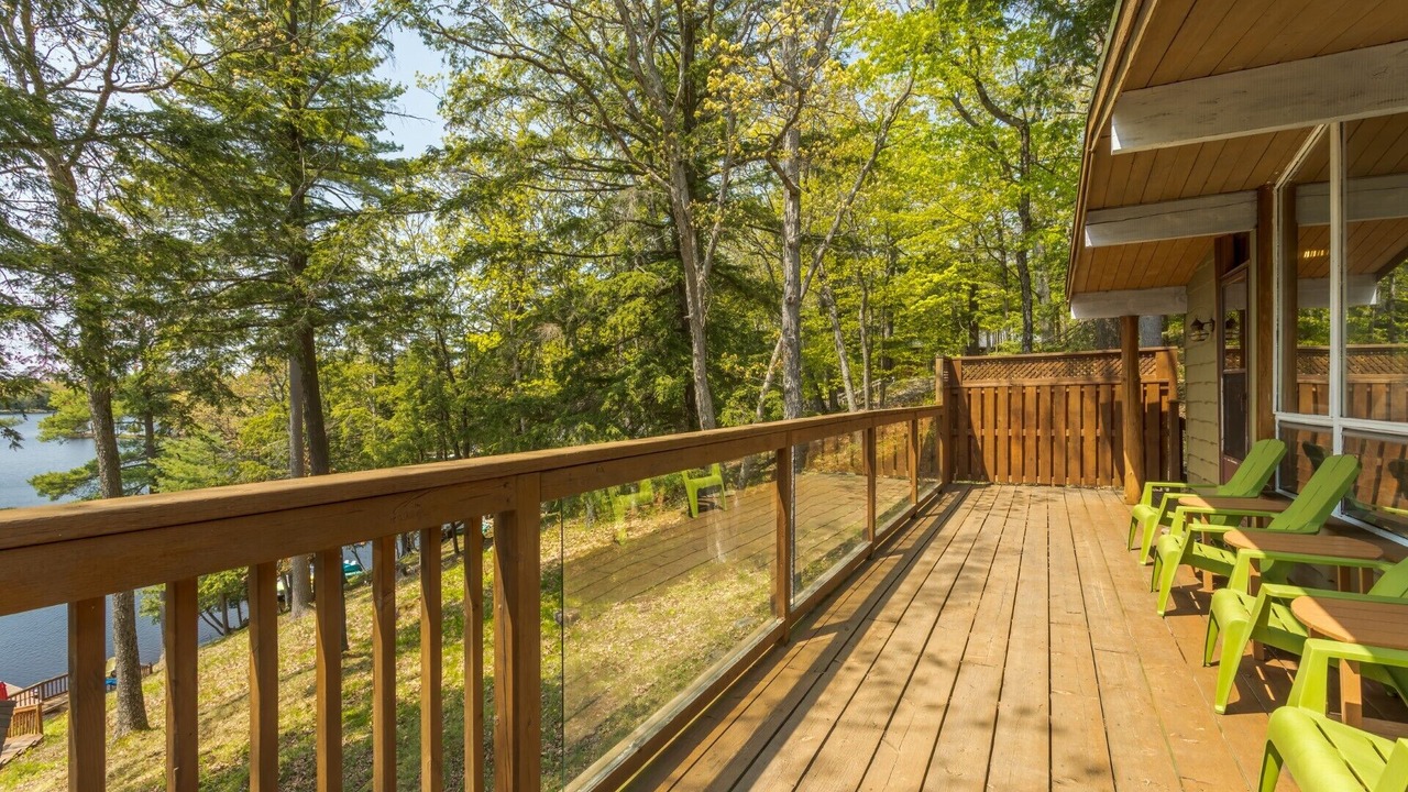 Photo of Patio Balcony in Muskoka Lakes