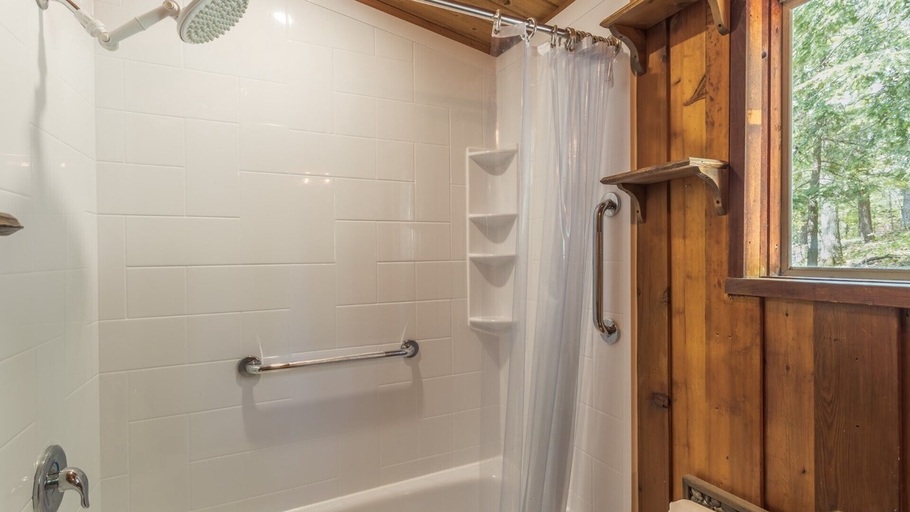 Photo of Bathroom in Muskoka Lakes