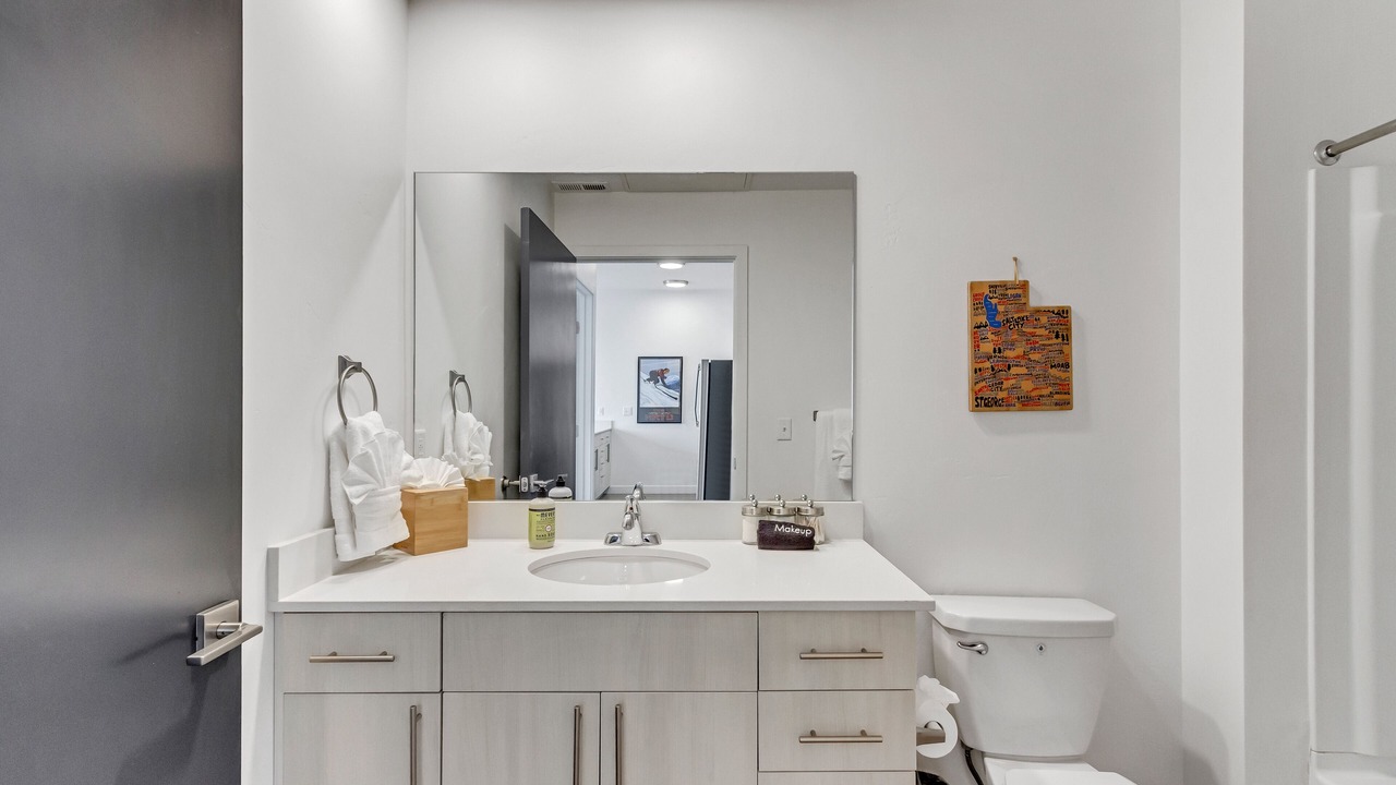 Photo of Bathroom in People's Freeway