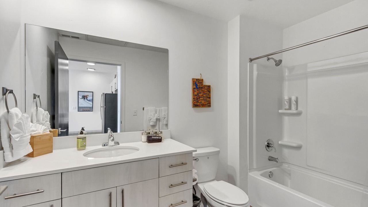 Photo of Bathroom in People's Freeway