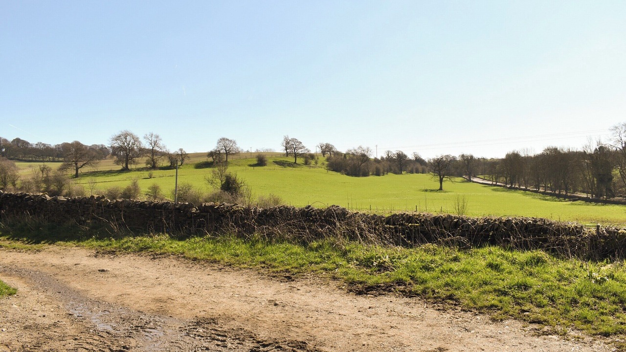 Photo of Others in Hoylandswaine