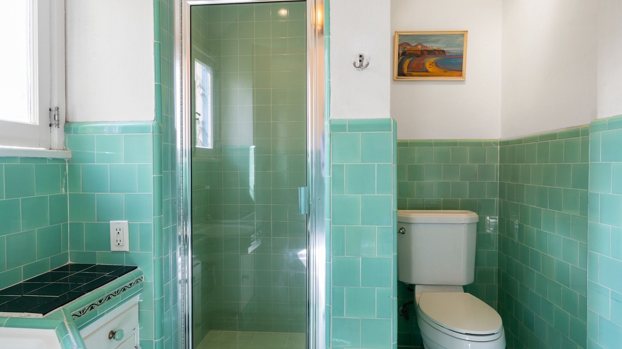 Photo of Bathroom in Hollywoodland