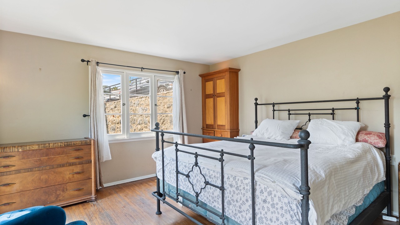 Photo of Bedroom in Hollywoodland