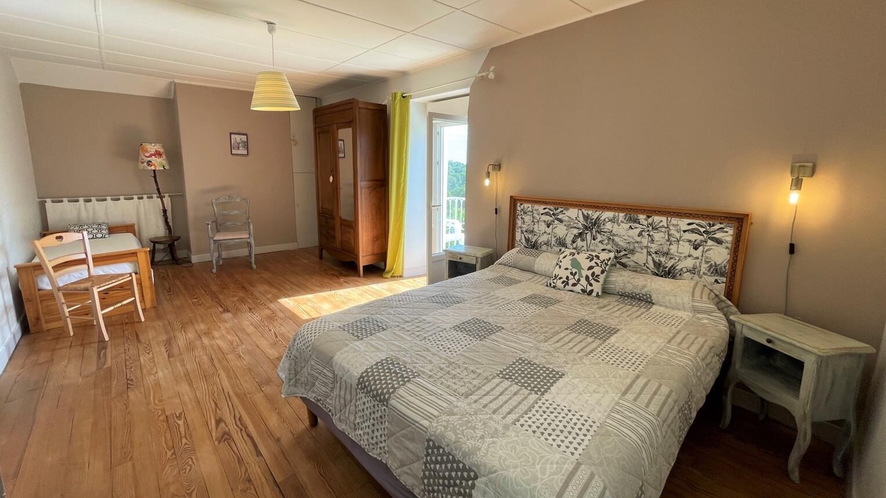 Photo of Bedroom in Lys