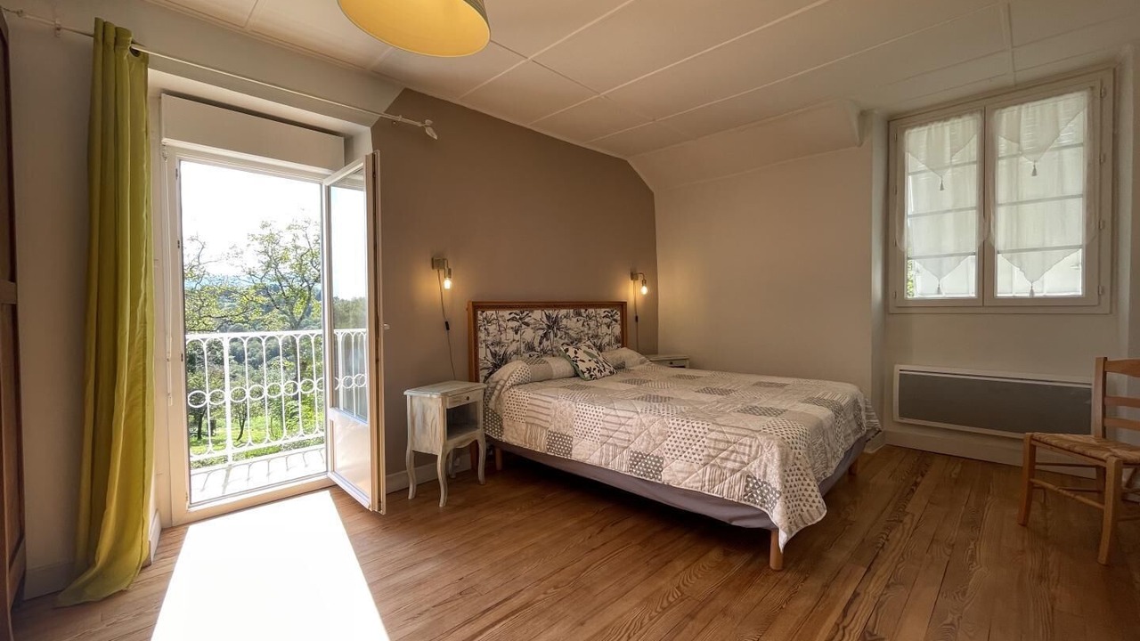 Photo of Bedroom in Lys