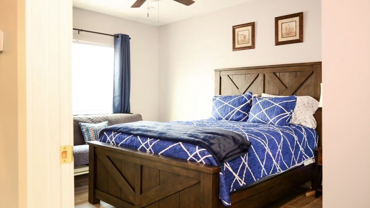 Photo of Bedroom in Paramount
