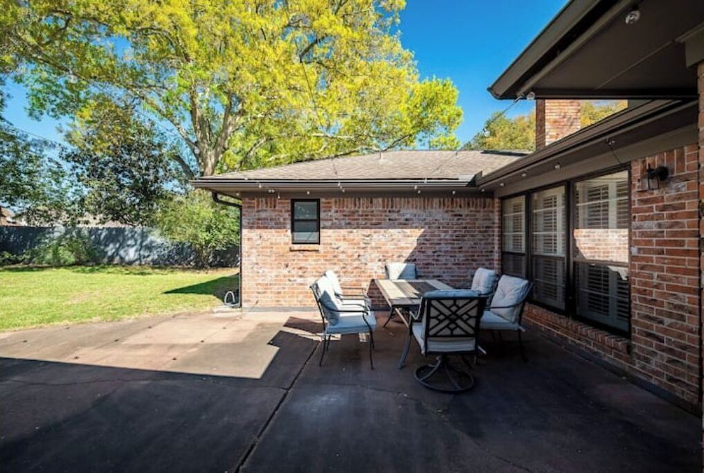 Photo of Outdoor in Sharpstown
