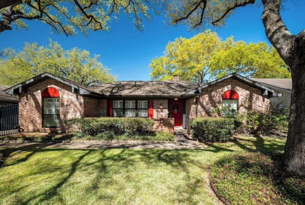 Photo of Outdoor in Sharpstown