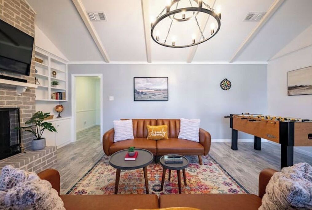 Photo of Livingroom in Sharpstown