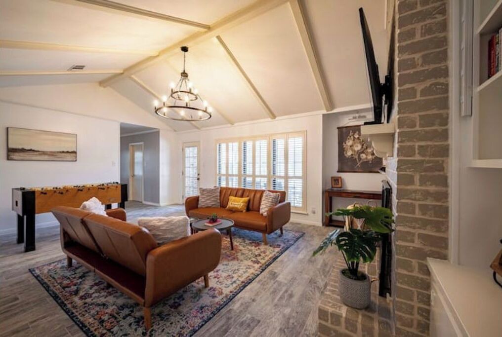 Photo of Livingroom in Sharpstown