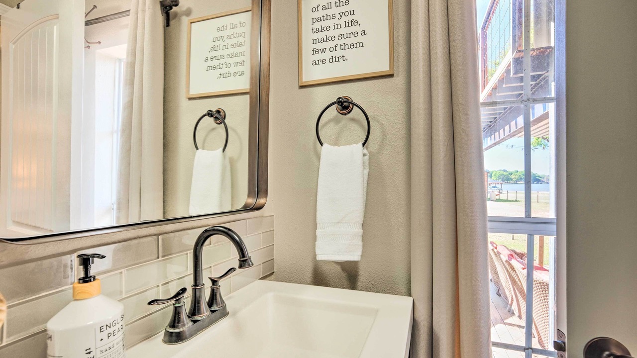 Photo of Bathroom in Willis