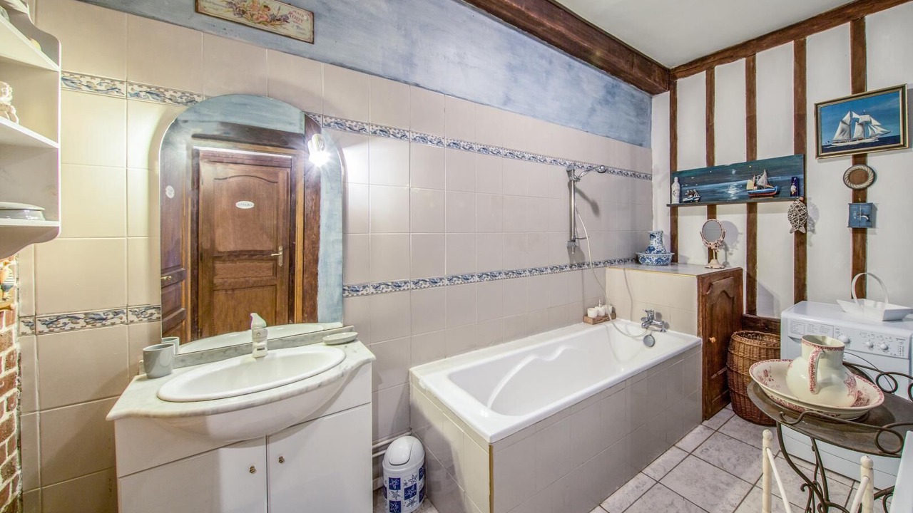 Photo of Bathroom in Paluel