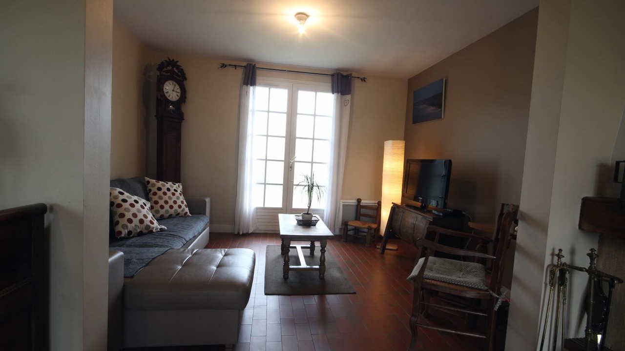 Photo of Livingroom in Cuverville-sur-Yeres