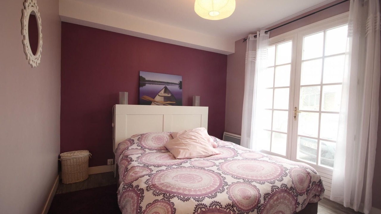 Photo of Bedroom in Cuverville-sur-Yeres