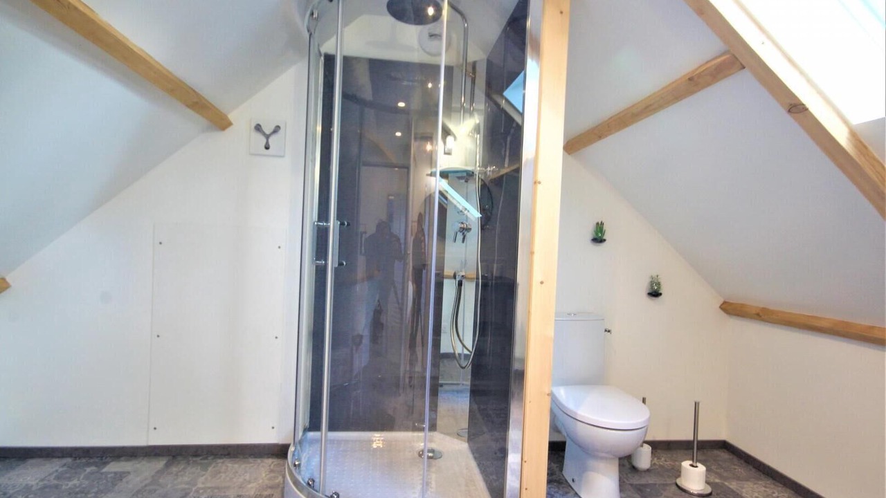 Photo of Bathroom in Arelaune-en-Seine