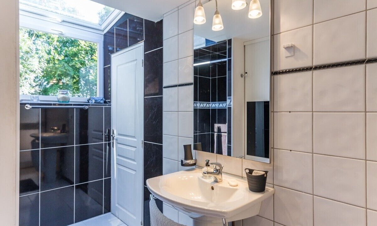 Photo of Bathroom in Saint-Clair-sur-les-Monts