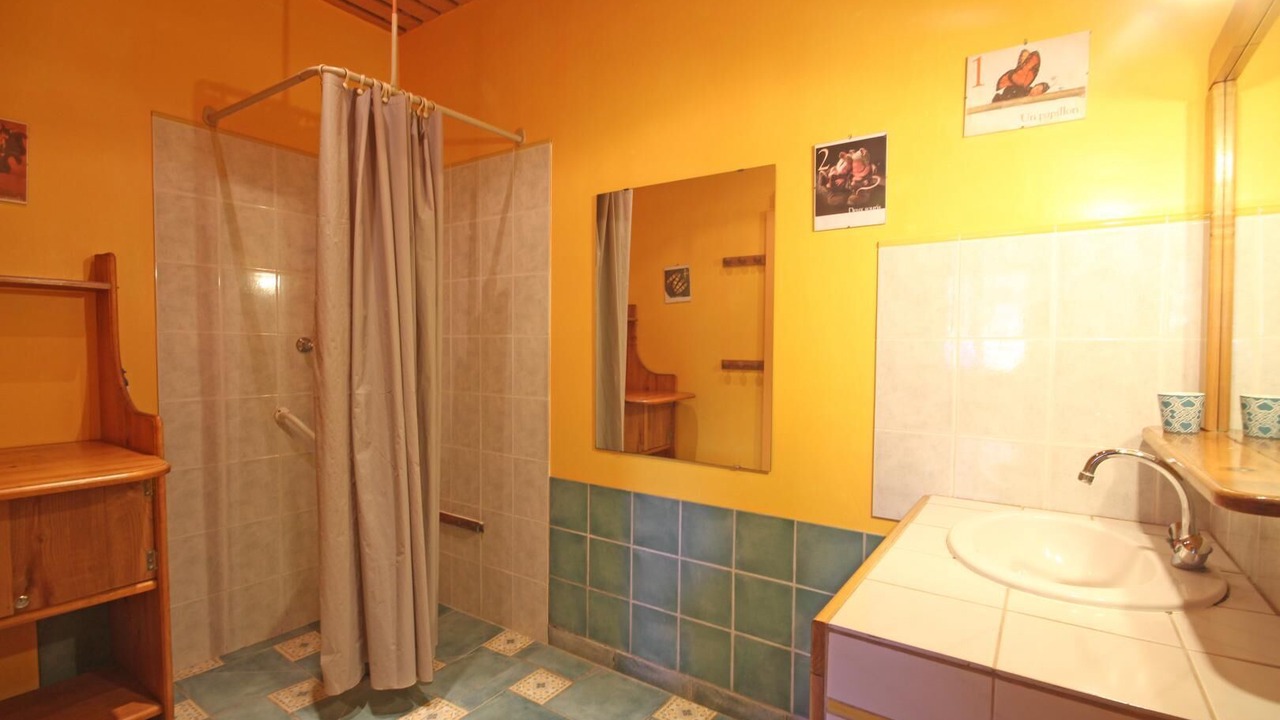 Photo of Bathroom in Criquetot-le-Mauconduit