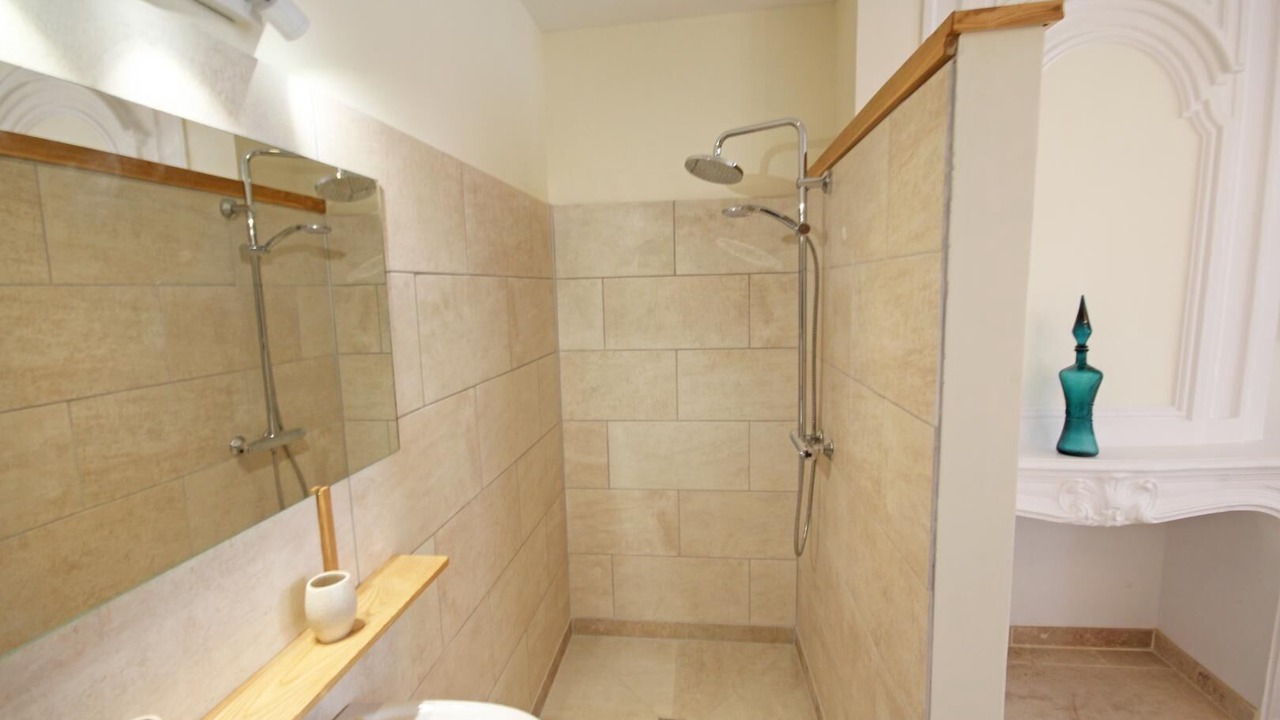 Photo of Bathroom in Sahurs