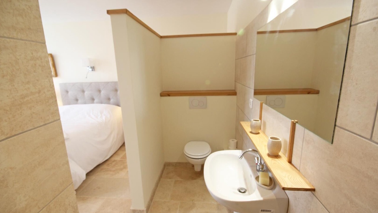 Photo of Bathroom in Sahurs