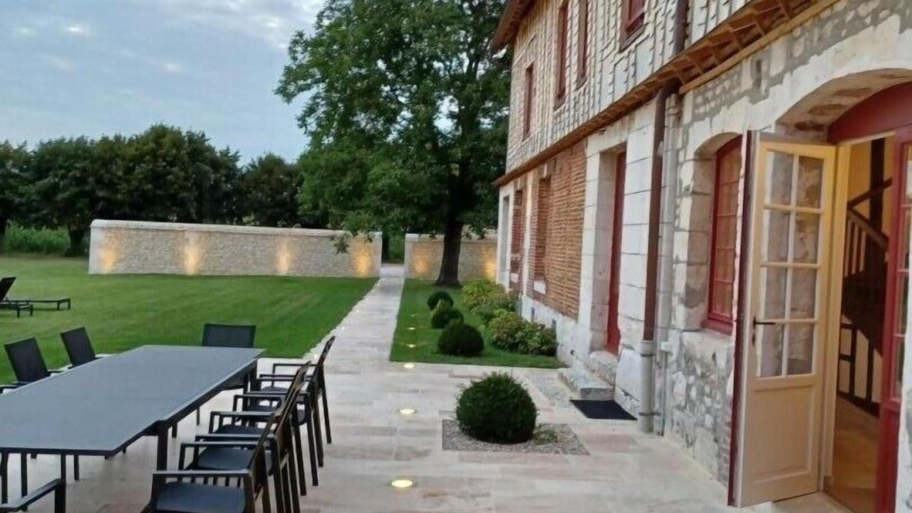 Photo of Outdoor in Sahurs