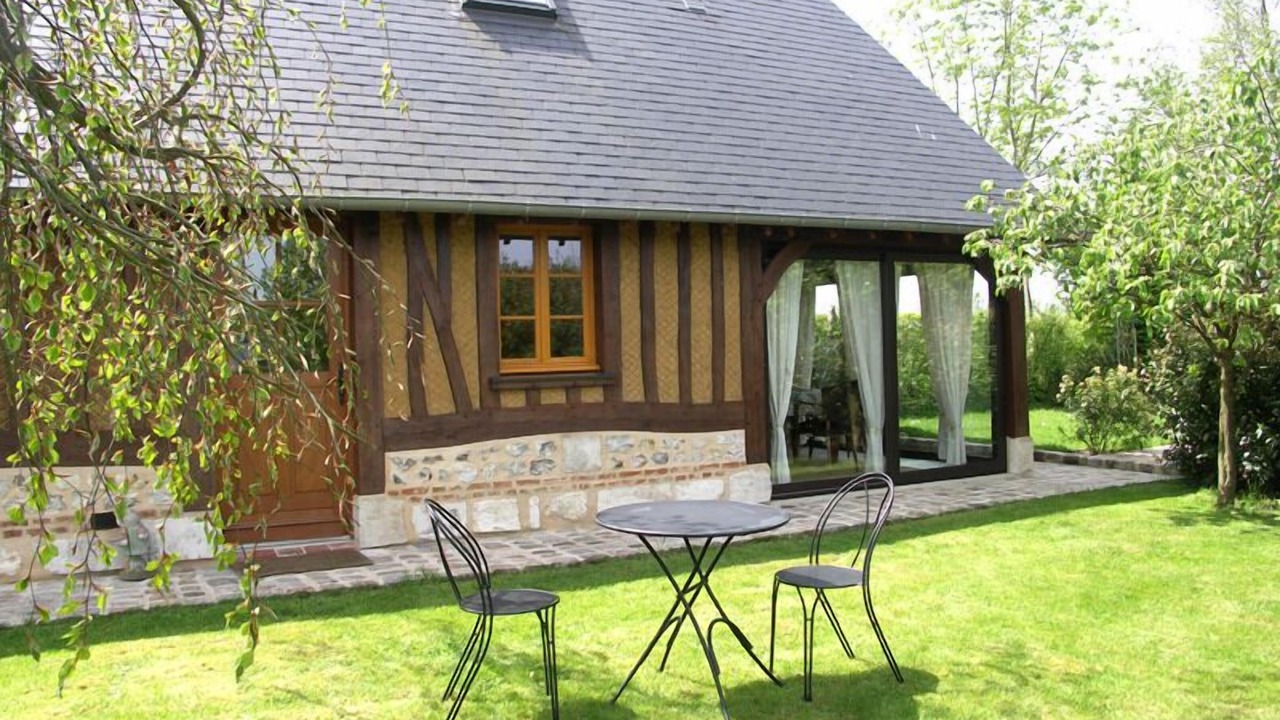 Photo of Outdoor in Notre-Dame-de-Bliquetuit