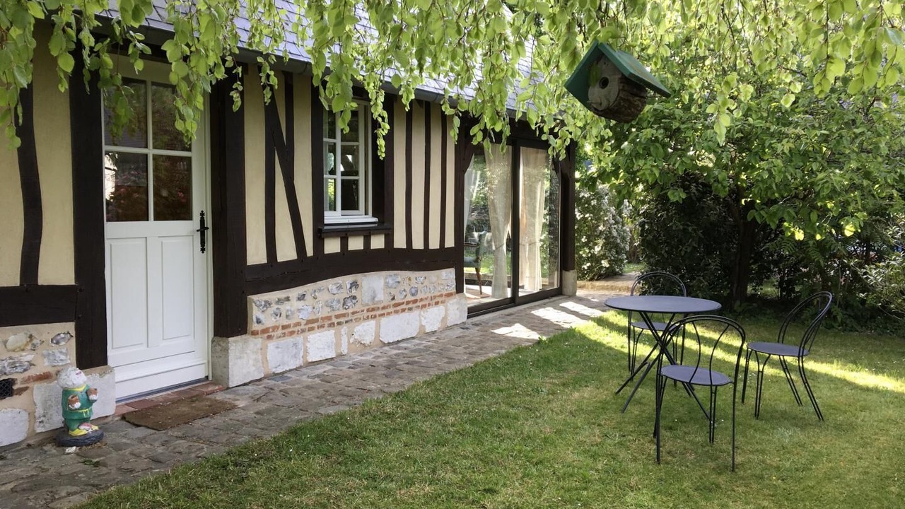 Photo of Outdoor in Notre-Dame-de-Bliquetuit
