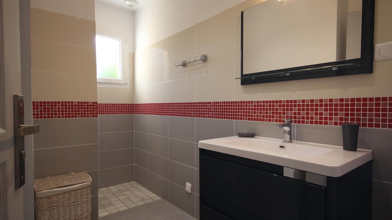 Photo of Bathroom in Muchedent