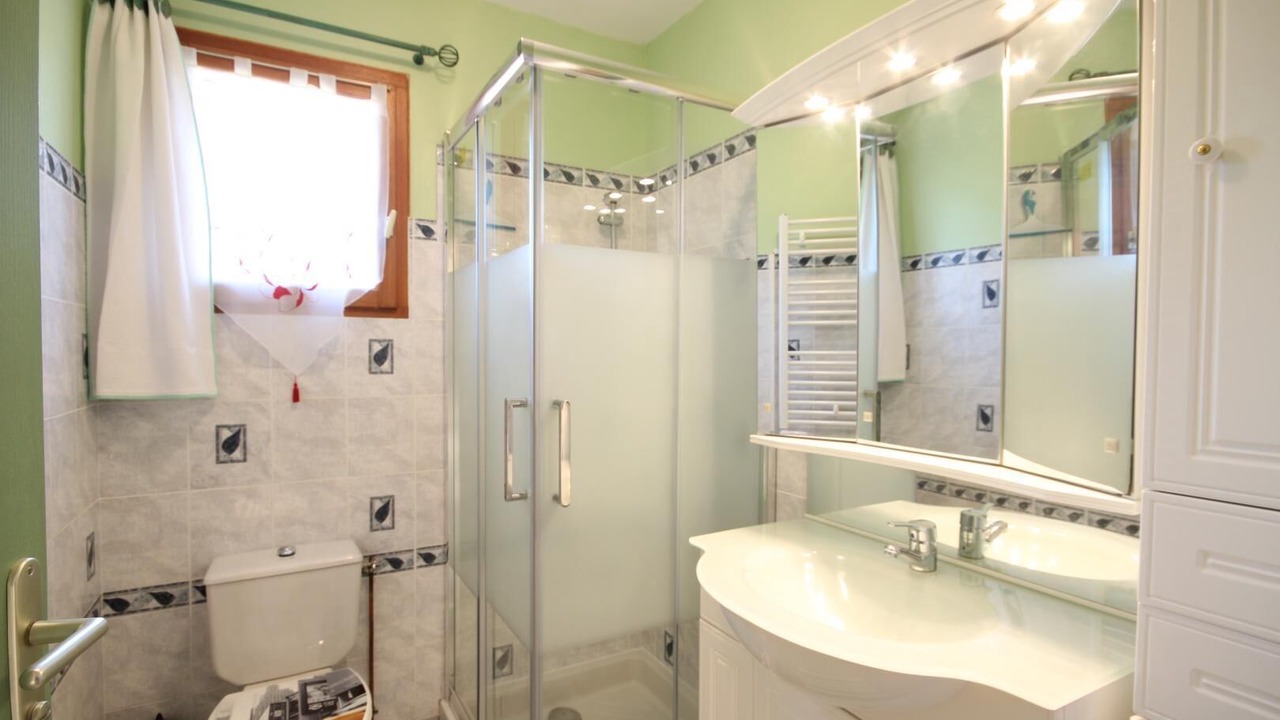 Photo of Bathroom in Mortemer