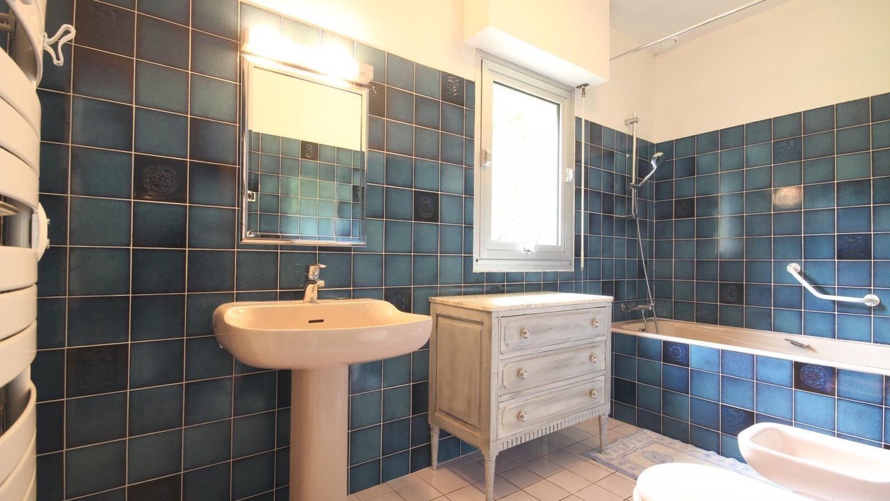 Photo of Bathroom in La Londe