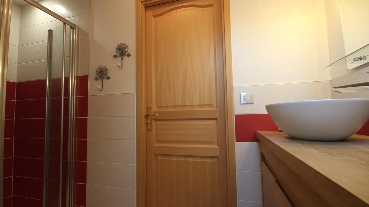 Photo of Bathroom in Paluel