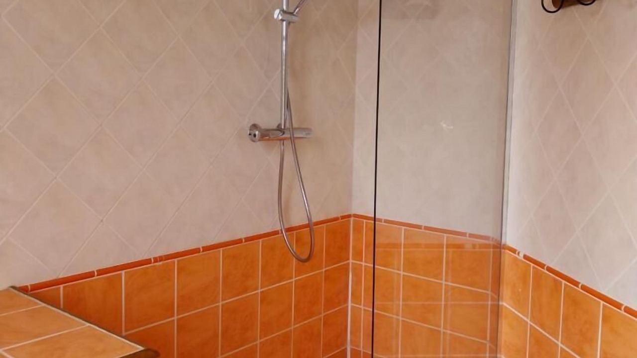 Photo of Bathroom in Hautot-sur-Seine