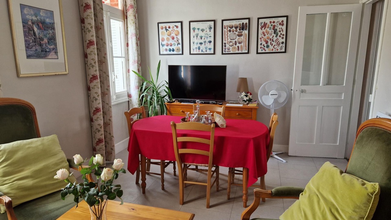 Photo of Livingroom in Rolleville