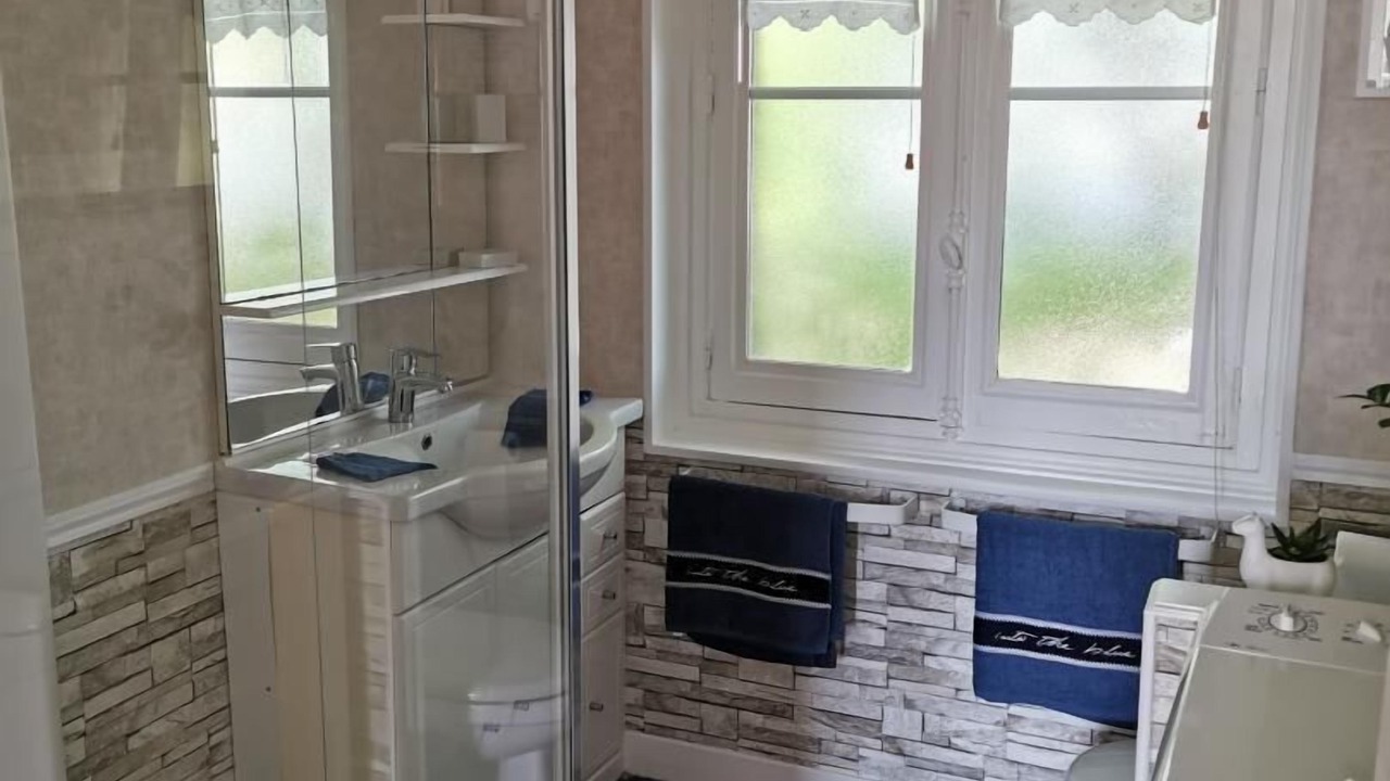 Photo of Bathroom in Rolleville