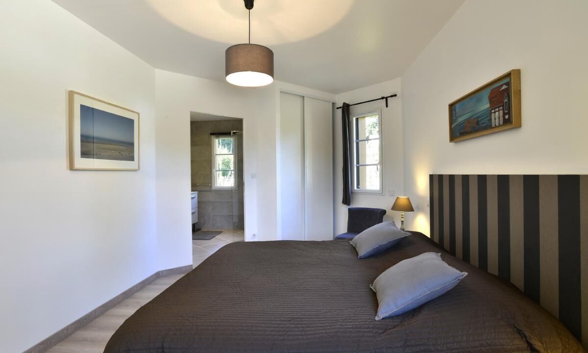 Photo of Bedroom in Houdetot