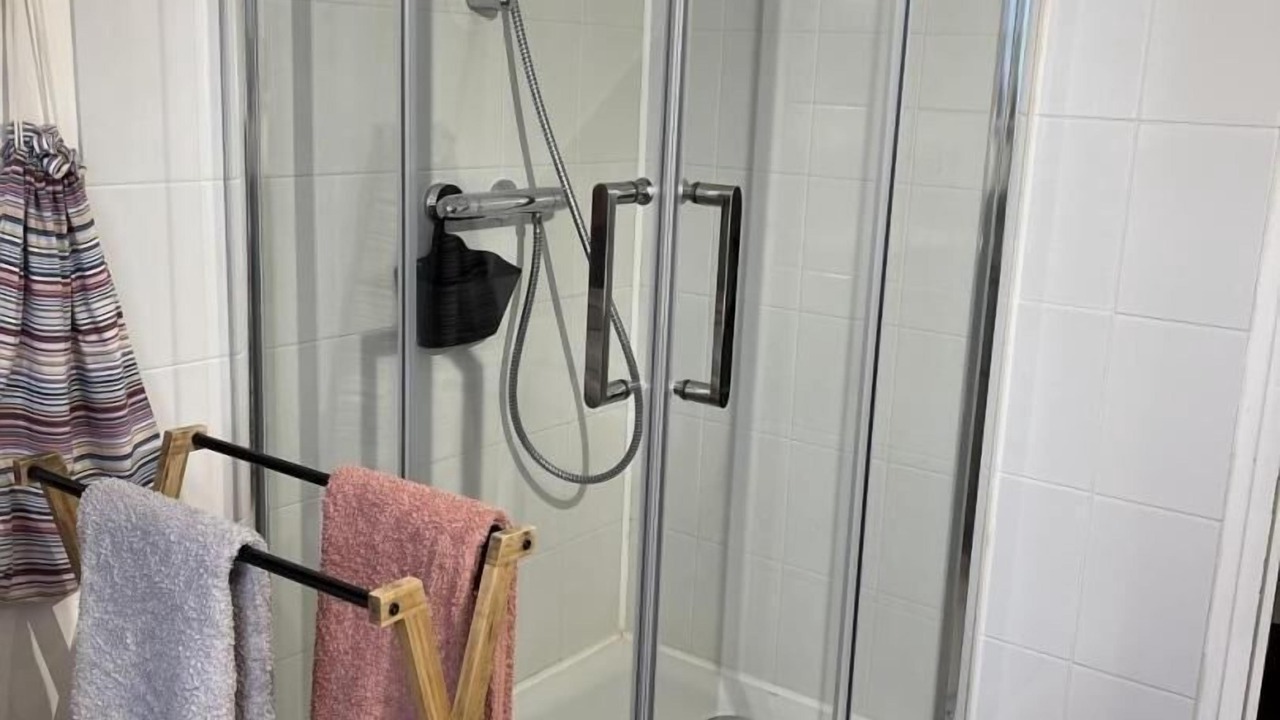Photo of Bathroom in Saint-Martin-aux-Buneaux