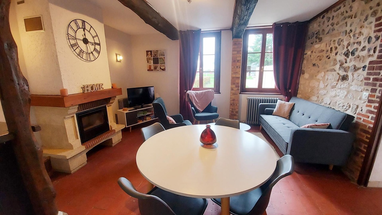 Photo of Livingroom in Saint-Leonard