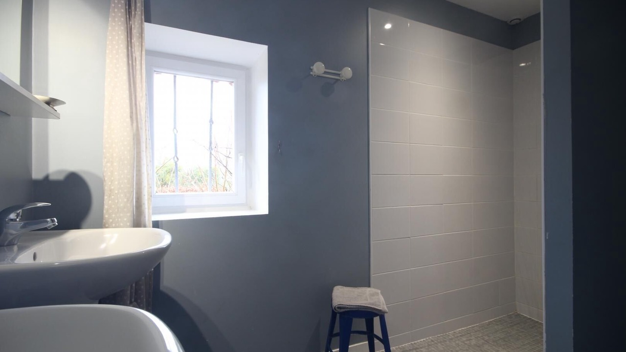 Photo of Bathroom in Envronville