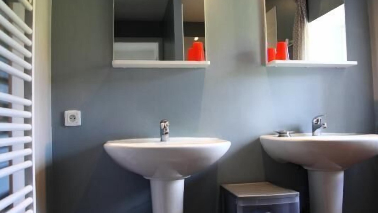 Photo of Bathroom in Envronville