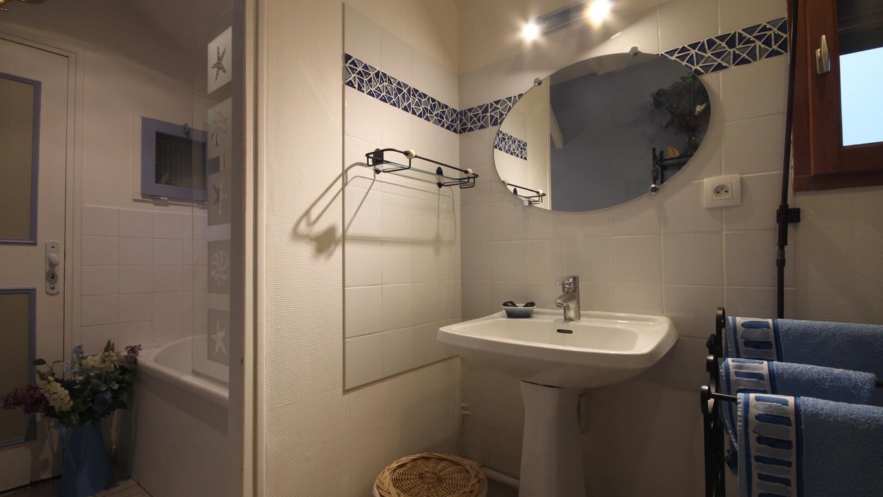 Photo of Bathroom in Paluel