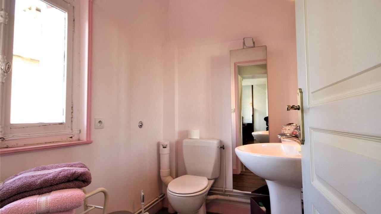 Photo of Bathroom in Saint-Laurent-en-Caux