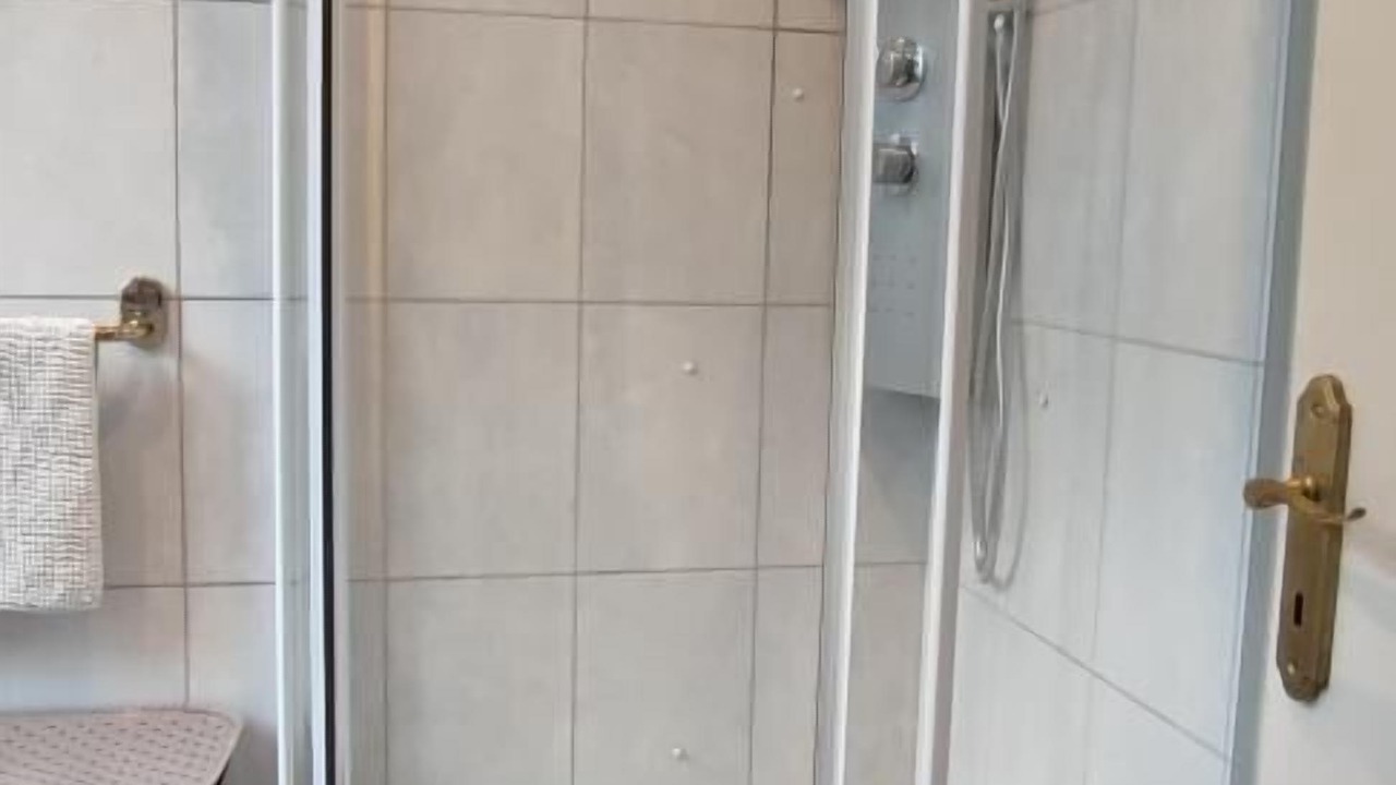 Photo of Bathroom in Saint-Laurent-en-Caux