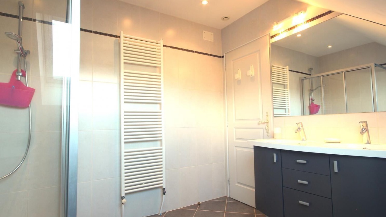 Photo of Bathroom in Criquetot-lʼEsneval