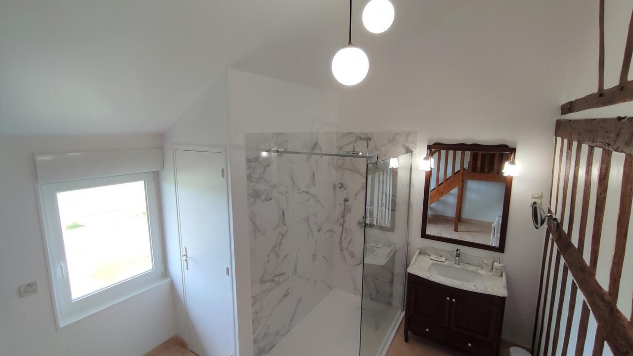 Photo of Bathroom in Fresne-le-Plan