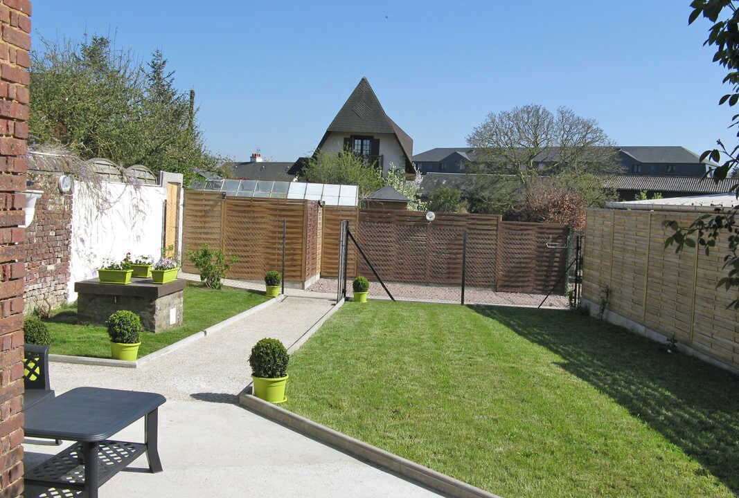 Photo of Patio Balcony in Octeville-sur-Mer
