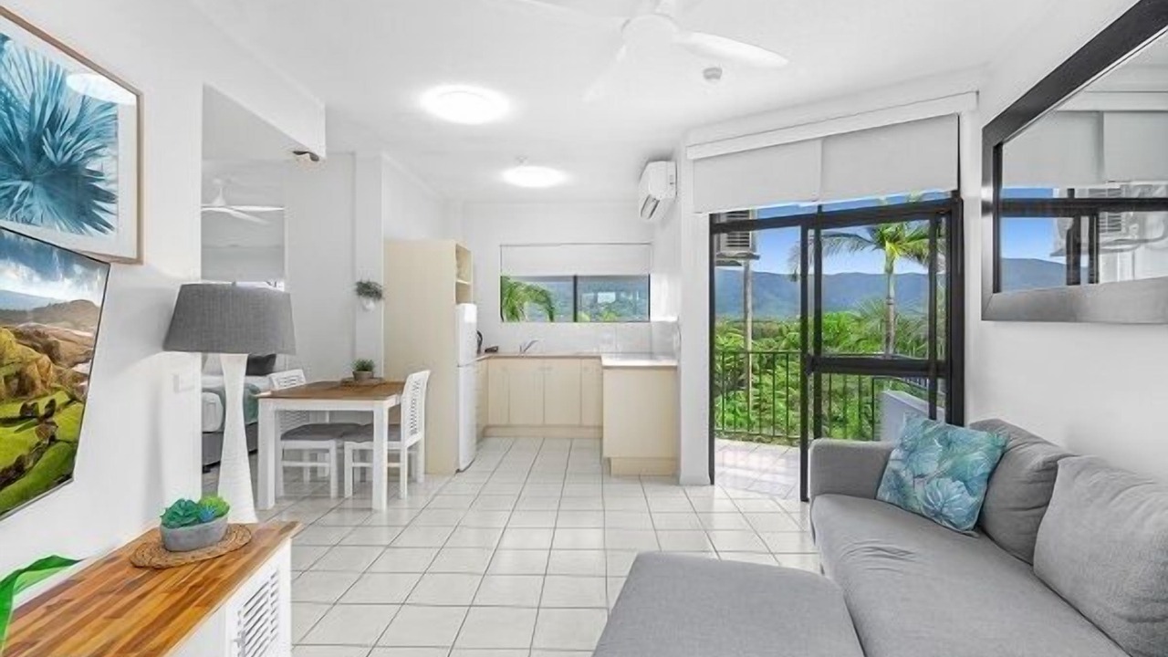 Photo of Livingroom in Trinity Beach