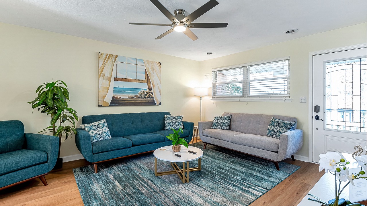 Photo of Livingroom in Bayview