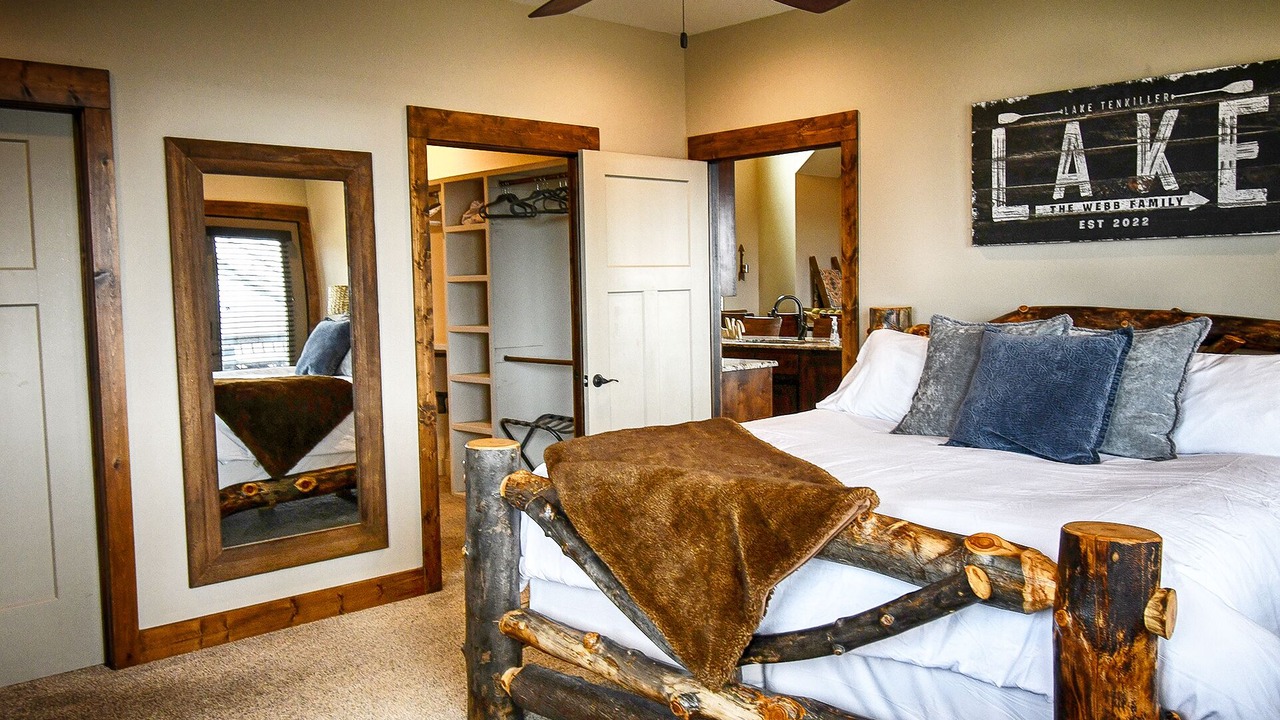 Photo of Bedroom in Cookson