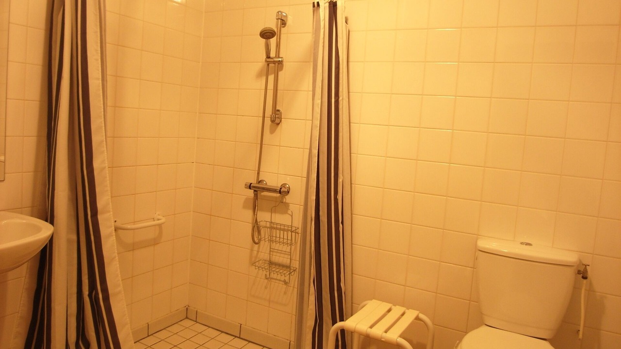 Photo of Bathroom in Les Champs-Geraux