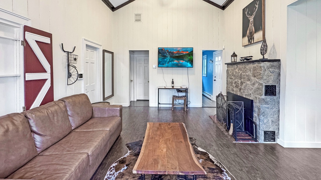 Photo of Livingroom in Commack